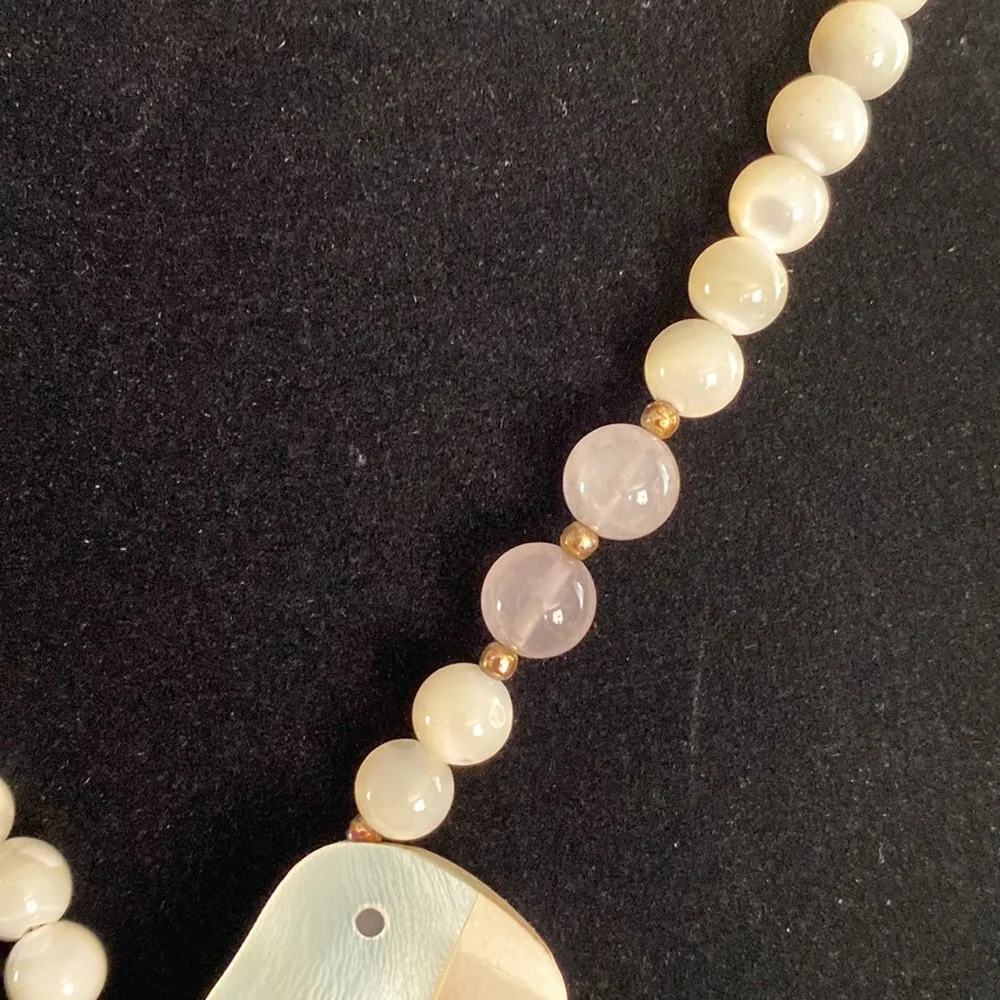 Vintage Karla Jordan Mother of Pearl Inlay Quartz Parrott Necklace - Picture 4 of 9